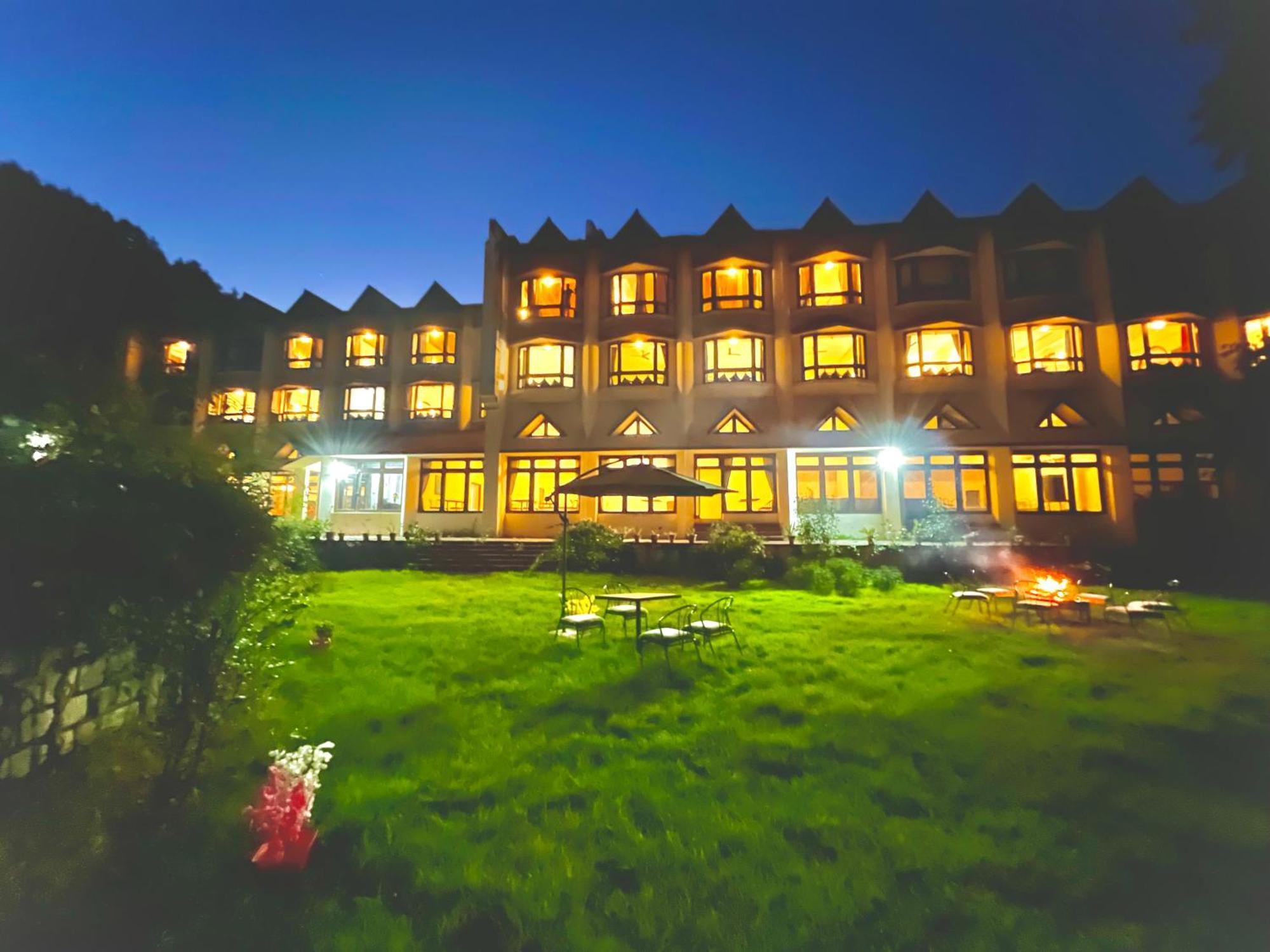 Sagar Resort !! Mountain View ! Luxury Stay ! Family Resort ! Private Parking ! Near Mall Road Manali  Luaran gambar
